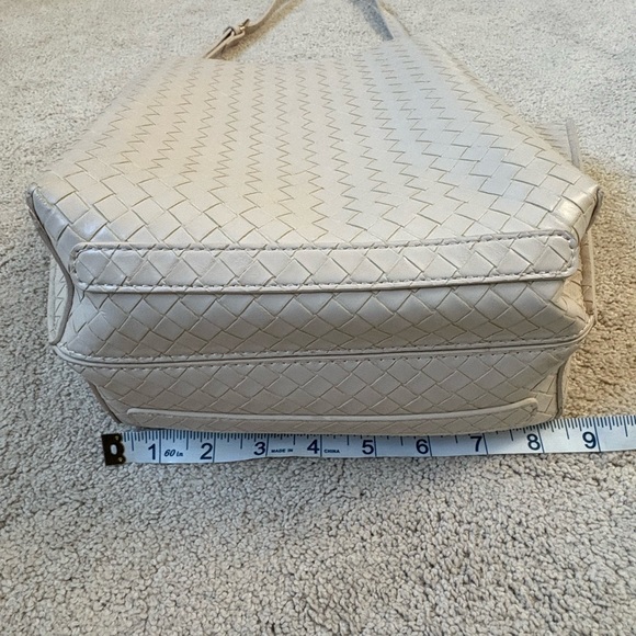 House of Harlow 1960 Beige Woven Tote - Picture 8 of 12